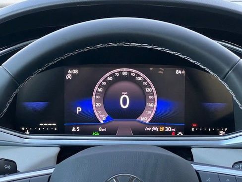 New 2025 Volkswagen Taos SE image 29