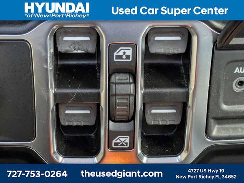 Used 2022 Jeep Wrangler Unlimited Sport image 32