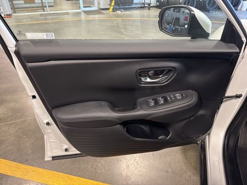 Used 2026 Honda HR-V EX-L image 24