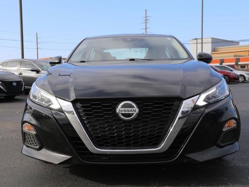 Used 2021 Nissan Altima 2.5 SV w/ SV Premium Package image 1
