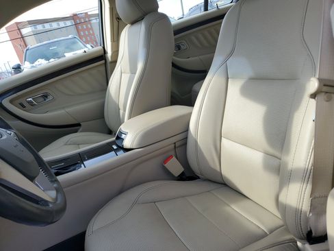 Used 2018 Ford Taurus Limited image 13