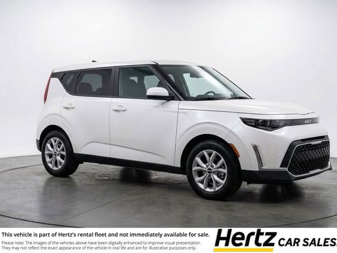 Used 2025 Kia Soul LX w/ LX Technology Package FWD image 1