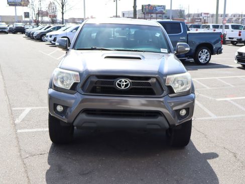 Used 2015 Toyota Tacoma PreRunner w/ TRD Sport Package image 3