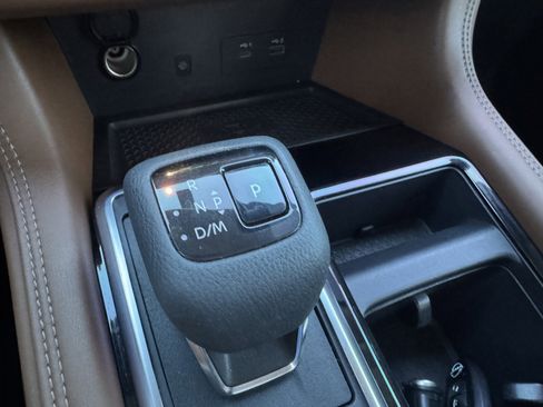 Used 2022 Nissan Pathfinder Platinum w/ Cargo Package image 30