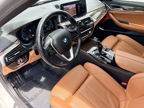 Used 2022 BMW 530i w/ Convenience Package RWD image 26