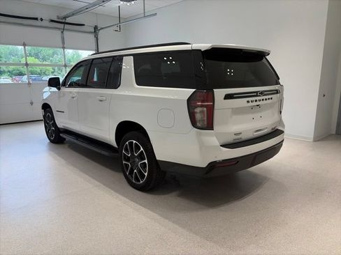 Certified 2023 Chevrolet Suburban RST w/ Luxury Package AWD/4WD image 4