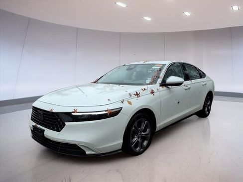 Used 2024 Honda Accord EX image 2