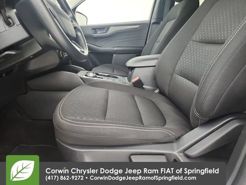 Used 2025 Ford Escape Active AWD/4WD image 19