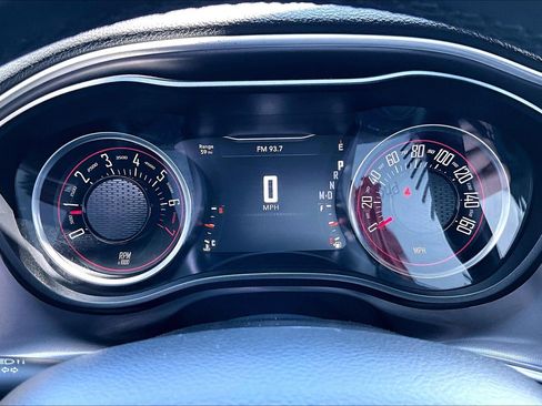 Used 2019 Dodge Challenger SXT RWD image 21