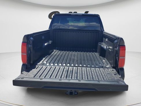 Certified 2025 Toyota Tacoma SR5 AWD/4WD image 24