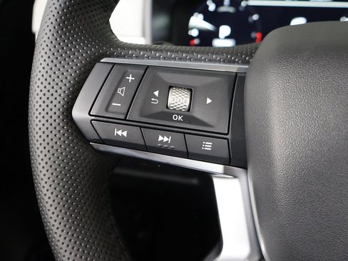 New 2025 Mitsubishi Outlander SE image 44