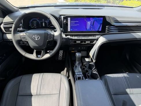Used 2025 Toyota Camry XSE FWD image 9