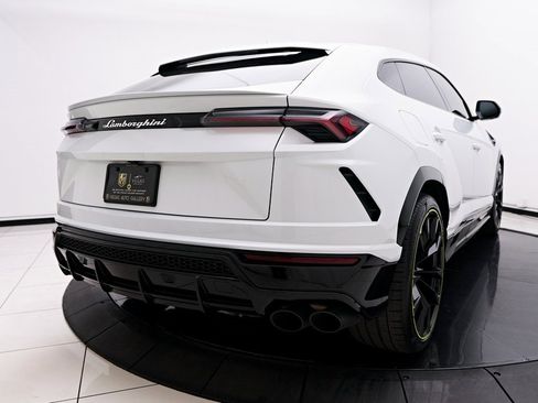 Used 2022 Lamborghini Urus image 23