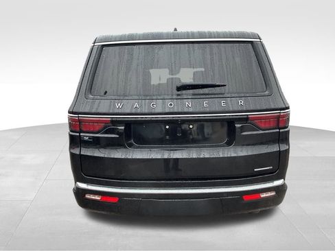 Used 2024 Jeep Wagoneer Series II w/ Flexible Seating Group image 4