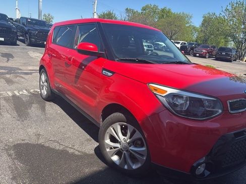 Used 2016 Kia Soul + image 3