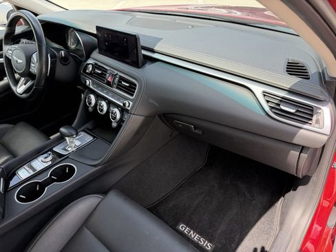 Used 2022 Genesis G70 2.0T RWD image 25