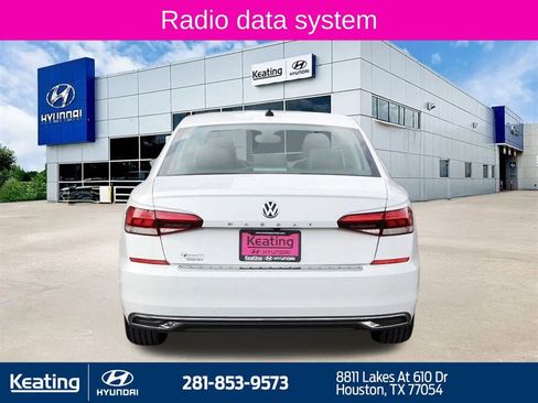 Used 2022 Volkswagen Passat 2.0T SE image 6