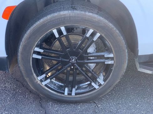 Used 2023 Chevrolet Tahoe LS image 32