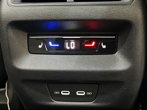 Used 2025 Volkswagen Tiguan SEL R-Line AWD/4WD image 26