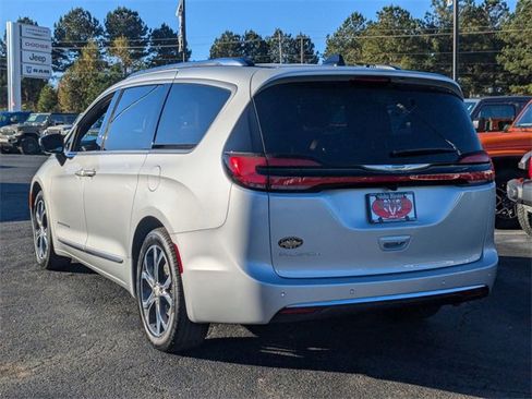 New 2026 Chrysler Pacifica Pinnacle image 5