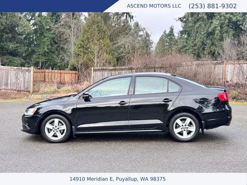 Used 2012 Volkswagen Jetta TDI image 2