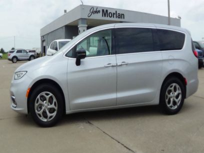 Certified 2024 Chrysler Pacifica Limited