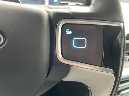 Used 2025 Ford Expedition Max Platinum image 13