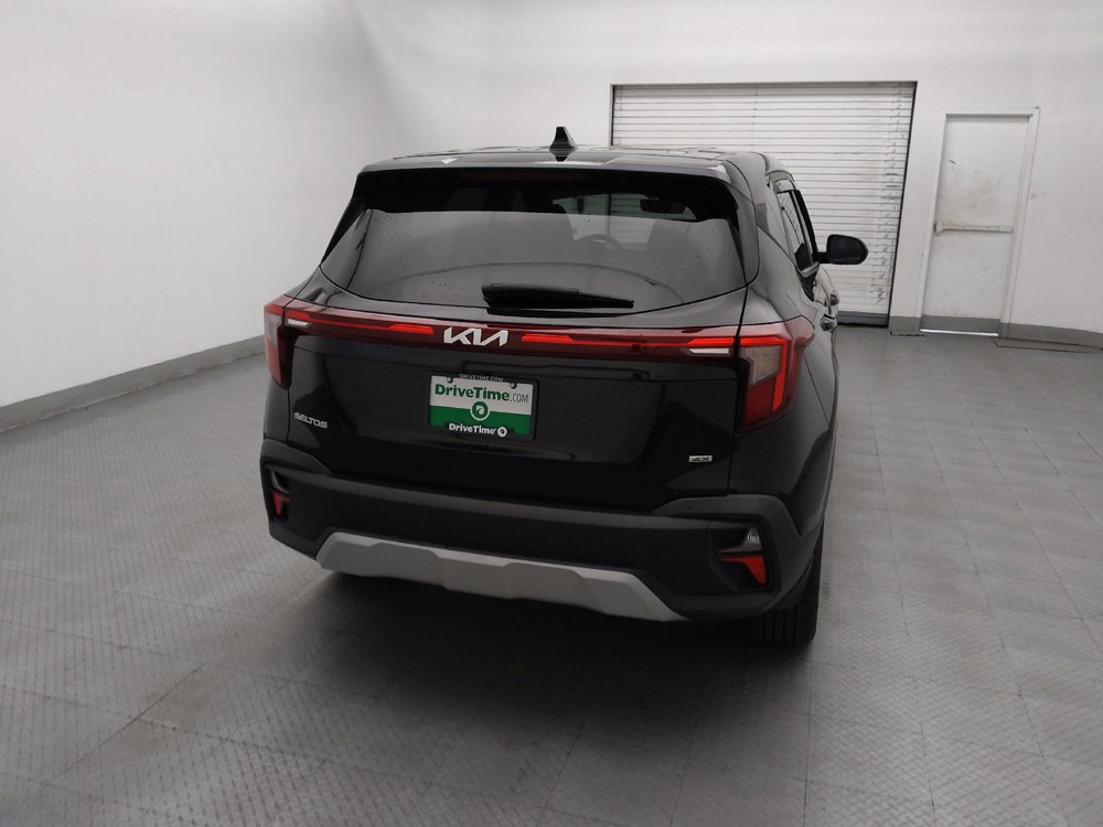 Used 2024 Kia Seltos LX AWD/4WD image 7