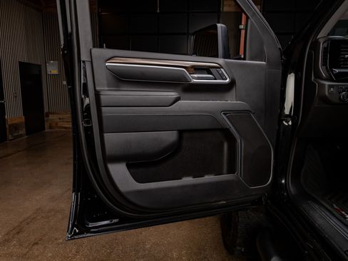 Used 2025 Chevrolet Silverado 2500 LT w/ Safety Package image 37