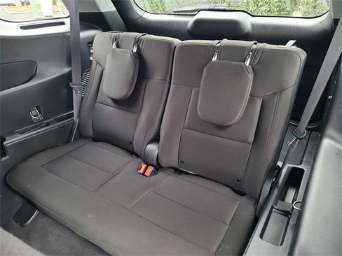 Used 2022 Ford Explorer XLT image 9