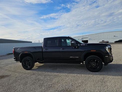 New 2026 GMC Sierra 2500 AT4 w/ AT4 Premium Plus Package image 6