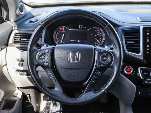 Used 2017 Honda Pilot Touring image 17