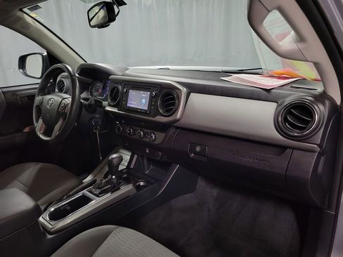 Used 2016 Toyota Tacoma SR5 image 25