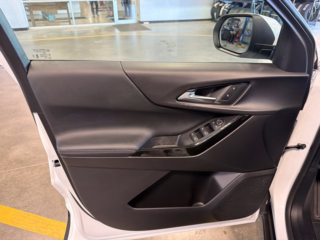Used 2026 Chevrolet Equinox LT AWD/4WD image 22