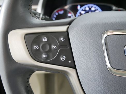 Used 2022 GMC Acadia Denali w/ Denali Ultimate Package FWD image 27