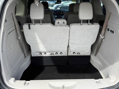 Used 2020 Chrysler Pacifica Limited w/ Advanced Safetytec Group image 10
