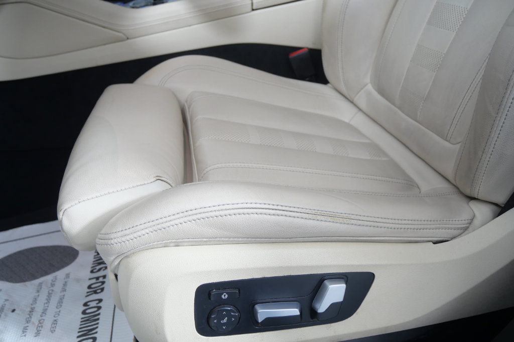 Used 2021 BMW X6 sDrive40i w/ M Sport Package RWD image 10