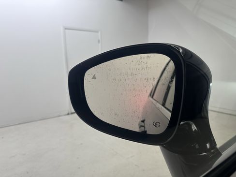 Used 2022 Chrysler Pacifica Touring-L image 64