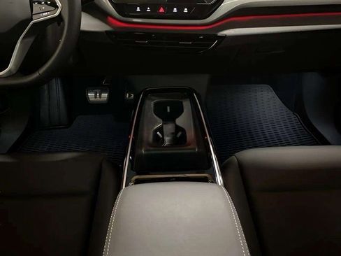 Used 2024 Volkswagen ID.4 S image 13