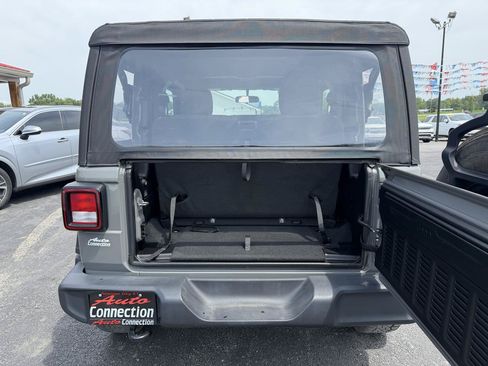 Used 2022 Jeep Wrangler Sport AWD/4WD image 6