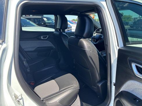 Used 2024 Jeep Compass Latitude w/ Altitude Special Edition AWD/4WD image 13