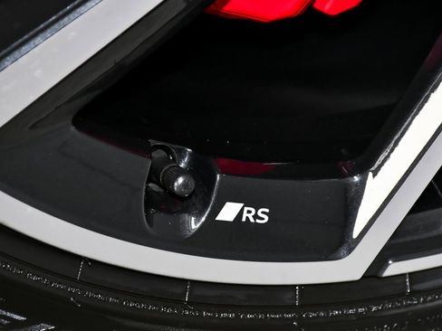 Used 2025 Audi S6 e-tron Prestige w/ 21" Black Optic Package image 99