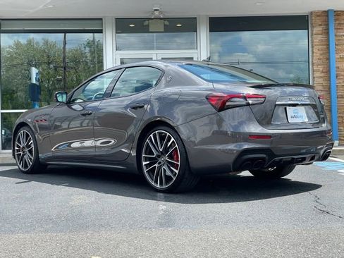 Used 2022 Maserati Ghibli Trofeo RWD image 11
