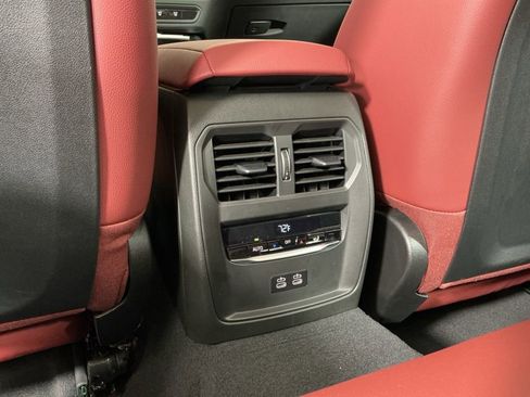 New 2026 BMW 330i Sedan w/ M Sport Package image 27