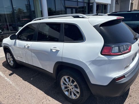 Used 2019 Jeep Cherokee Latitude w/ Popular Appearance Group AWD/4WD image 11