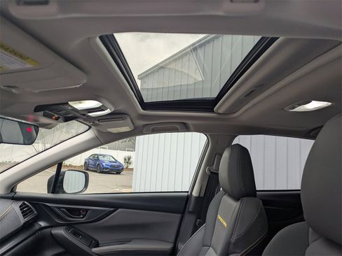 Used 2022 Subaru Crosstrek 2.5i Sport w/ Moonroof Package image 21