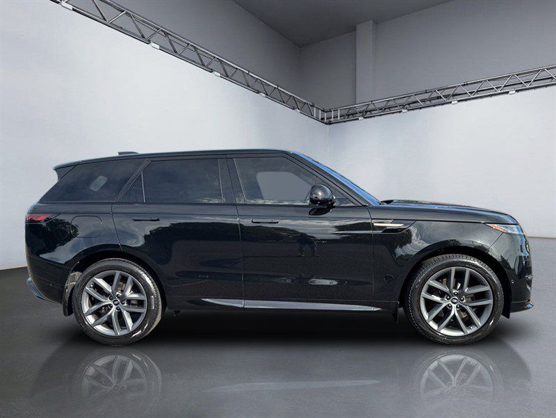 Used 2023 Land Rover Range Rover Sport SE Dynamic AWD/4WD image 3