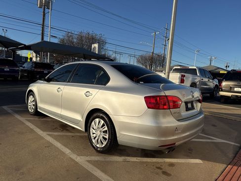 Used 2014 Volkswagen Jetta S image 3
