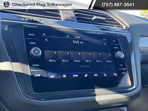 Used 2024 Volkswagen Tiguan SE R-Line image 36