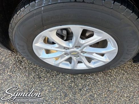 Used 2020 Chevrolet Equinox LT FWD image 27